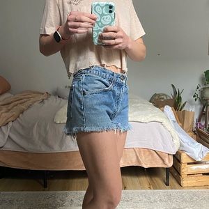 Vintage Levi’s high waisted jean shorts